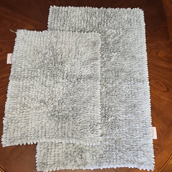 Juicy Couture 2 mats bath fuzzy Light Gray Bath Mats - Picture 2 of 15